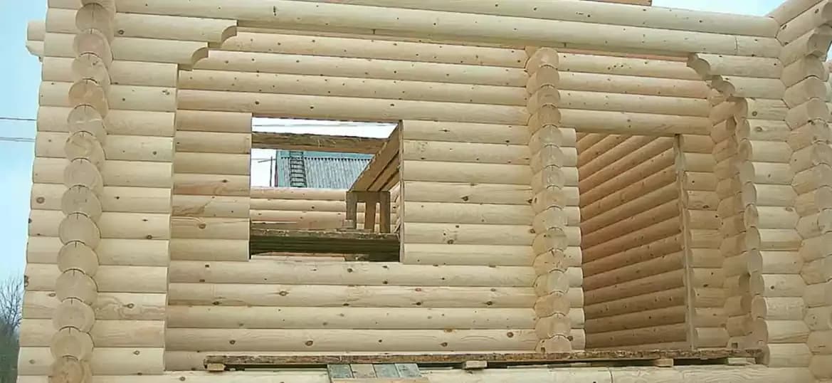 Монтаж домокомплекта из оцилиндрованного бревна