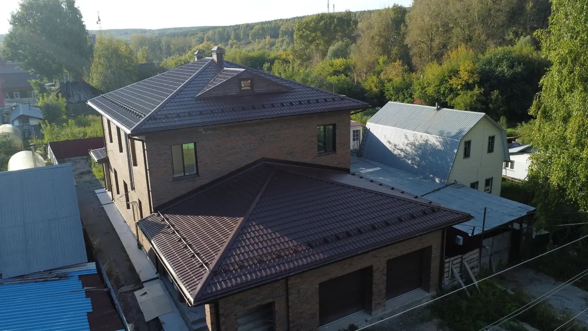 Как правильно рассчитать количество металлочерепицы на крышу: пошаговая инструкция